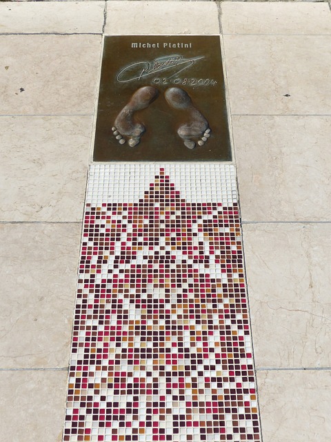 中展现了独 中展现了独